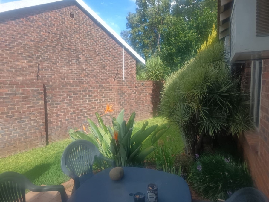 3 Bedroom Property for Sale in Rhodesdene Northern Cape